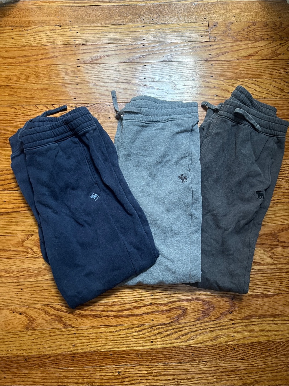 Size: 11-12Y / Abercrombie & Fitch Kids Jogger Pants Trio - Navy, Gray, Charcoal